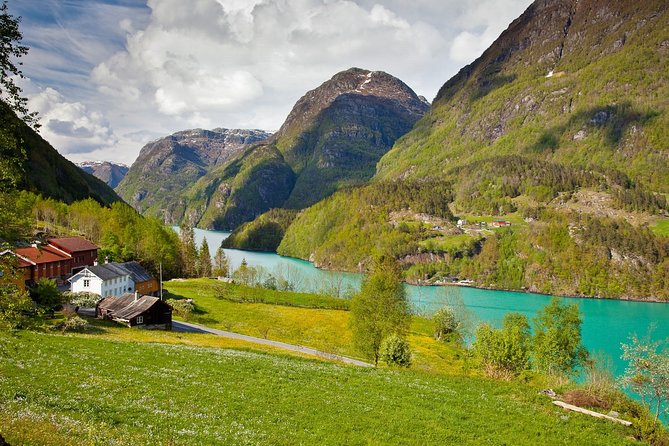 2-Day Round Trip from Bergen: THE GRAND HARDANGER – fjords, waterfalls, glaciers - Choosing your overnight base