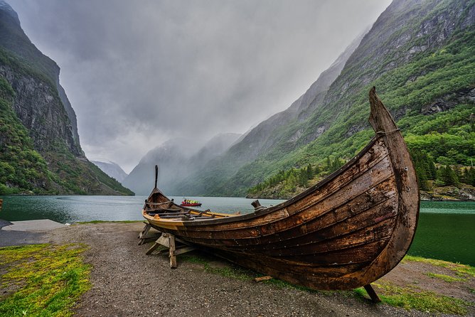 2-Day Round Trip from Bergen: THE GRAND SOGNEFJORD – fjords, waterfalls, glacier - Optional Fjærland and its glacier museum