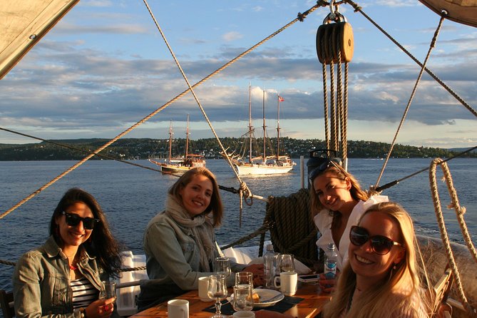 2-Hour Oslo Fjord Sightseeing Cruise by Sailing Ship - Leaving the harbor and meeting Oslo from the water