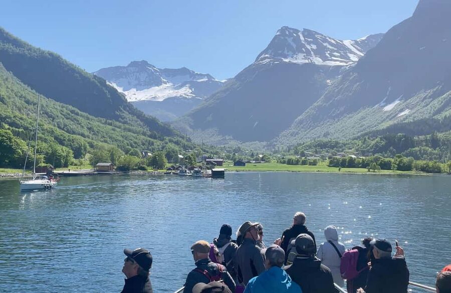 Ålesund to Geiranger Fjord Boat Tour with Return Bus Tour - The return to Ålesund