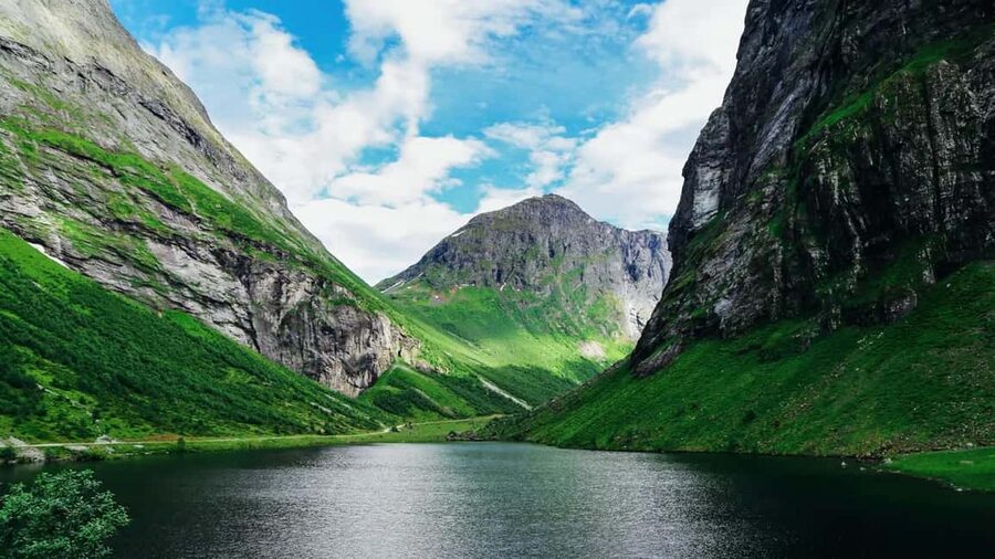 Ålesund to Geiranger Fjord Boat Tour with Return Bus Tour - Sailing the UNESCO-listed Geirangerfjord
