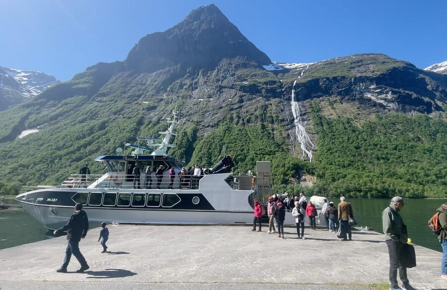 All About the Fjords, in one tour by bus & boat from Ålesund - Who will enjoy this six-hour outing