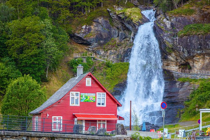 AMAZING HARDANGER FJORD: Private guided round trip from Bergen, 10 hours - Why this private Hardangerfjord day works so well