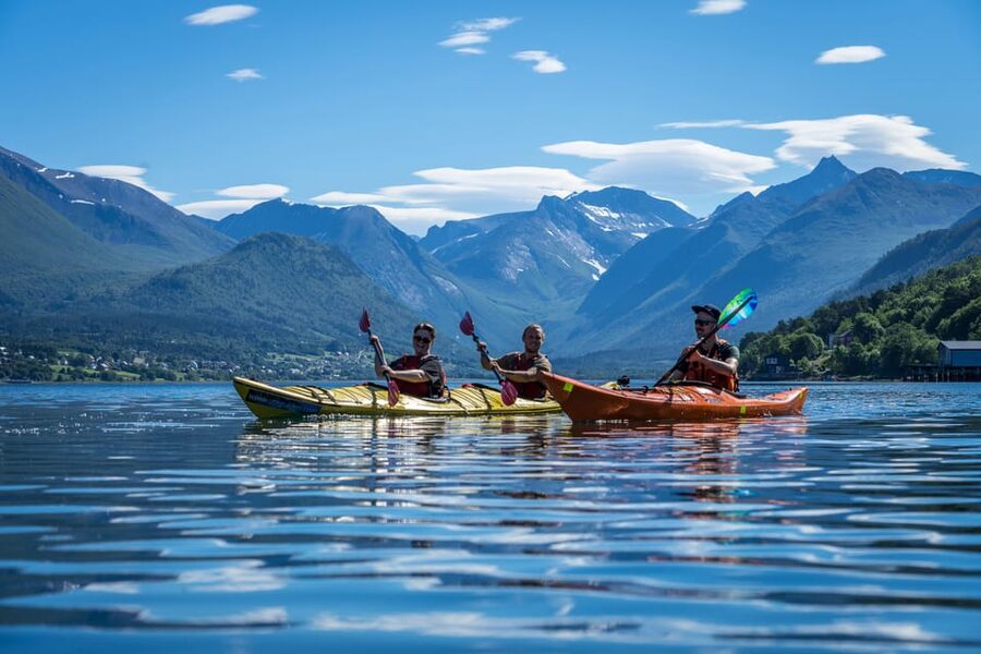 Åndalsnes: Kayaking in Majestic Romsdalsfjord - Second hour: paddling Romsdalsfjord