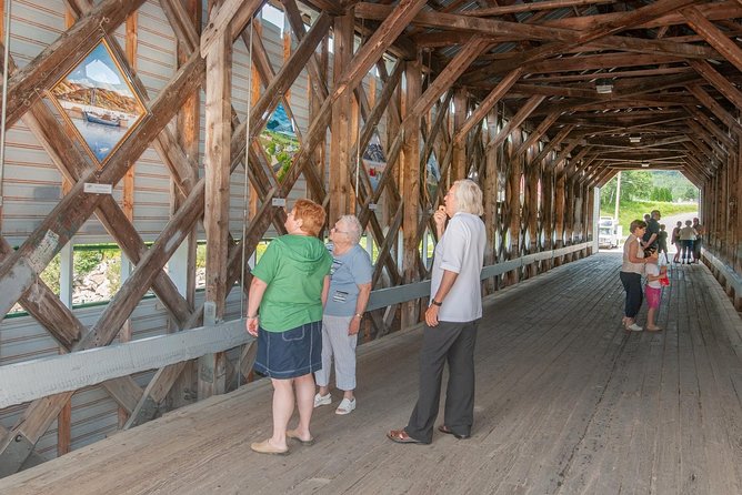 Back Country of the Fjord and the National Park - L’Anse-Saint-Jean: covered bridge, old houses, and local art