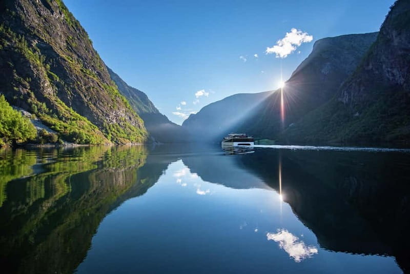 Bergen: Flam Railway, Viking Village Tour with Fjord Cruise - Stegastein and the high road views
