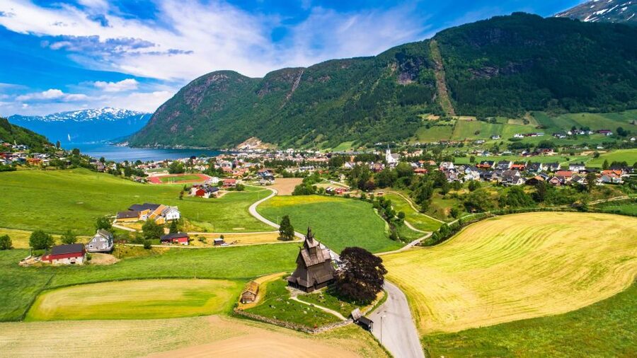 Bergen: Guided Fjord & Cidery Tour to Balestrand - Tvindefossen brings the water close