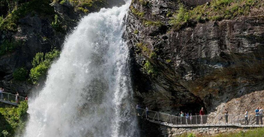 Bergen: Hardangerfjord, Voss Gondola & 3 Great Waterfalls - Why this Hardangerfjord day trip works