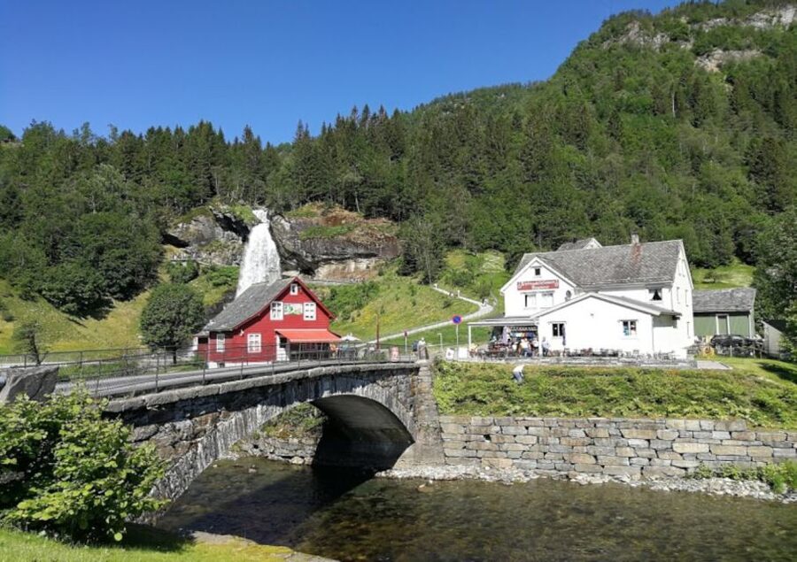 Bergen: Hardangerfjord, Voss Gondola & 3 Great Waterfalls - What the $313 price includes