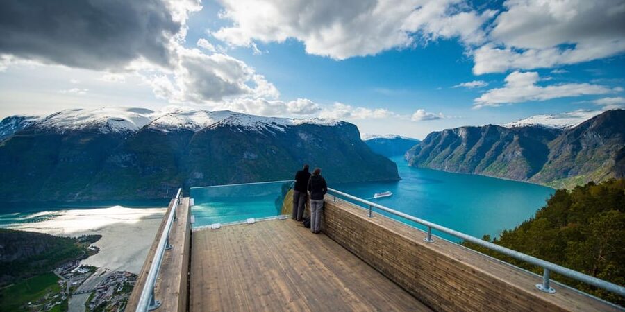 Bergen: Nærøyfjorden, Flåm, and Stegastein Guided Bus Tour - Tvindefossen starts the day with a 110-meter drop