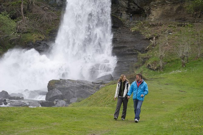 Bergen: Private Full-Day Roundtrip to Hardangerfjord with cruise - Crossing Hardanger Bridge on the return route