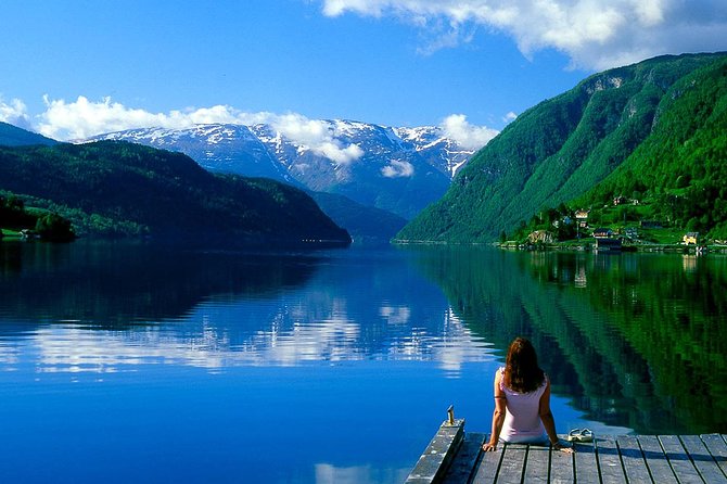 Bergen: Private Full-Day Roundtrip to Hardangerfjord with cruise - Highway 7 and the first waterfalls
