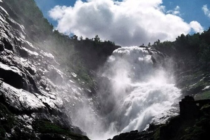 Bergen to Flam "The King of Fjords" One-Way or Round-Trip Cruise Ticket - Finding the best seat and deck position