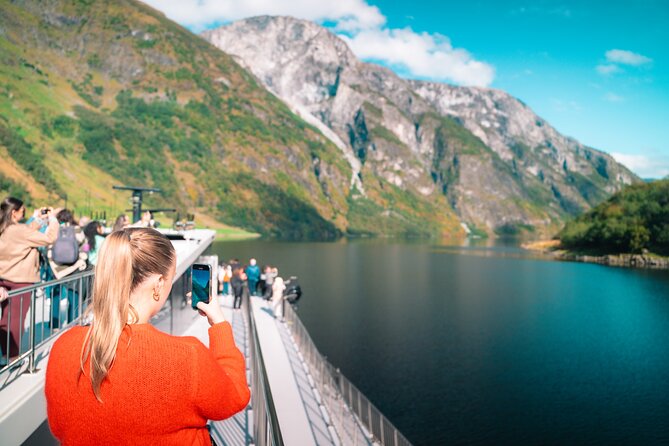Bergen: UNESCO Fjord Cruise, Flåm & Stegastein - Incl. Lunch - Tvindefossen and the seasonal schedule