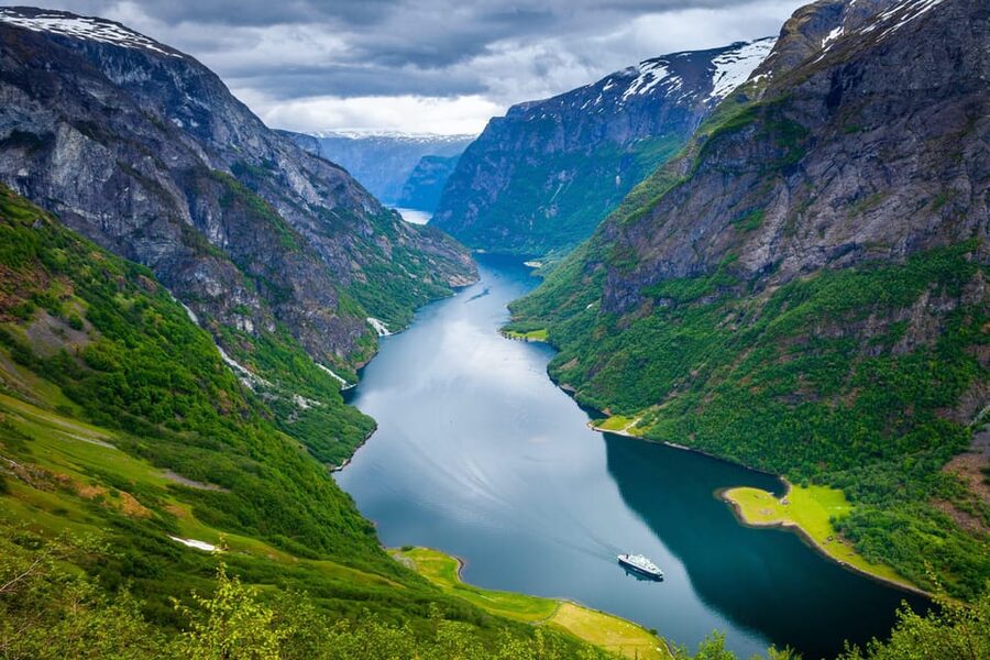 Bergen: Viking Village, Nærøyfjorden Cruise and Flåm Railway - Meeting the Norse world at Njardarheimr