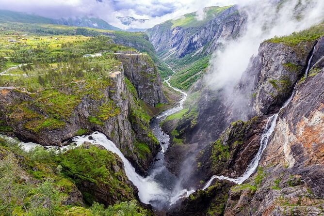 Eidfjord Guided tour Vøringfossen Waterfall & National Park - The climb through Måbødalen