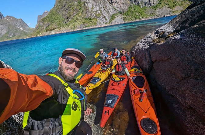 Explore Reinefjord by kayak (3 hours) - What the strongest praise tells you