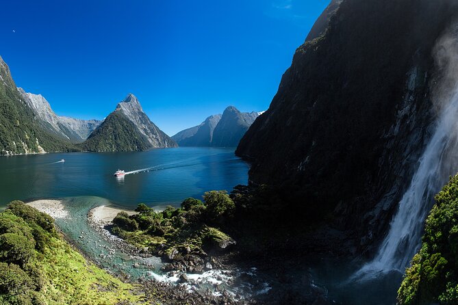 Fiordland Heli-hike from Te Anau - Returning across Lake Te Anau by water taxi