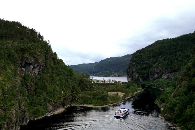 Fjord Cruise from Bergen through Mostraumen - Café, Restrooms, WiFi, and Other Comforts