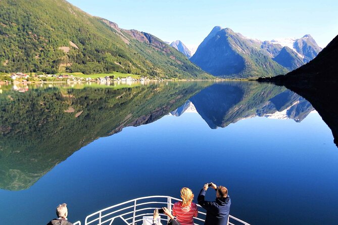 Fjord Cruise to Sognefjord and Bøyabreen Glacier - Bøyabreen Glacier and the 40-minute stop