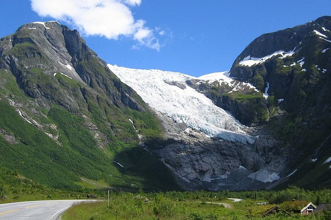 Fjord & Glacier Tour - From VOSS - The Fjærlandsfjord cruise changes the rhythm