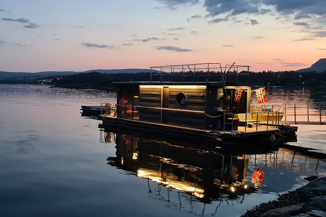 Fjord Houseboat Cruise in Oslo. 100 % electric. BYO - A quiet ride along Oslo’s waterfront