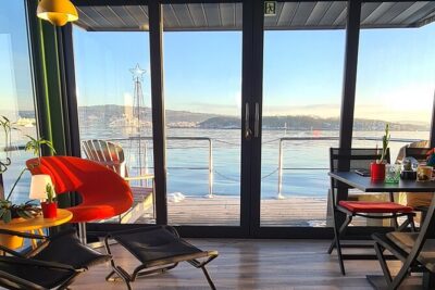 Fjord Houseboat Cruise in Oslo. 100 % electric. BYO