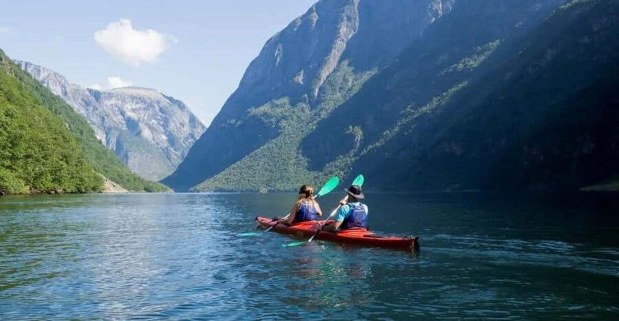 Fjord kayak - Hardangerfjord, Granvin - The scenery you will notice from the fjord