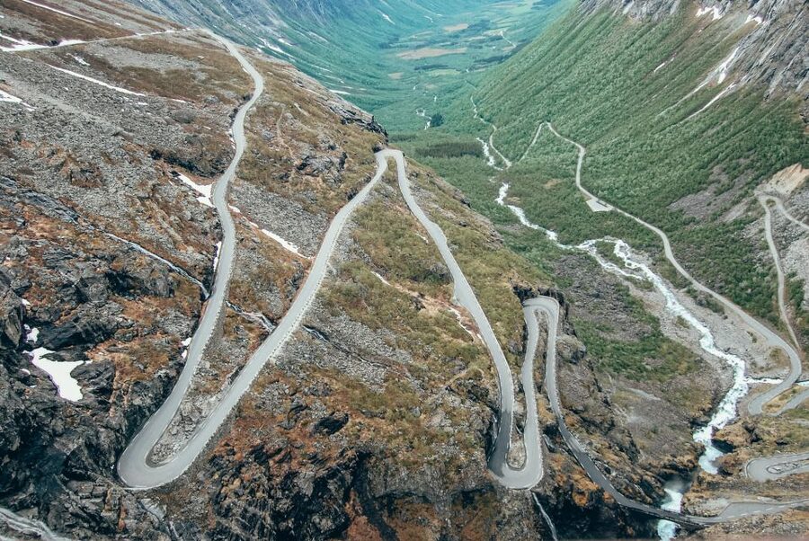 From Ålesund: Trollstigen Sightseeing Village & Fjord Tour - Guides, buses, and the feel of the day
