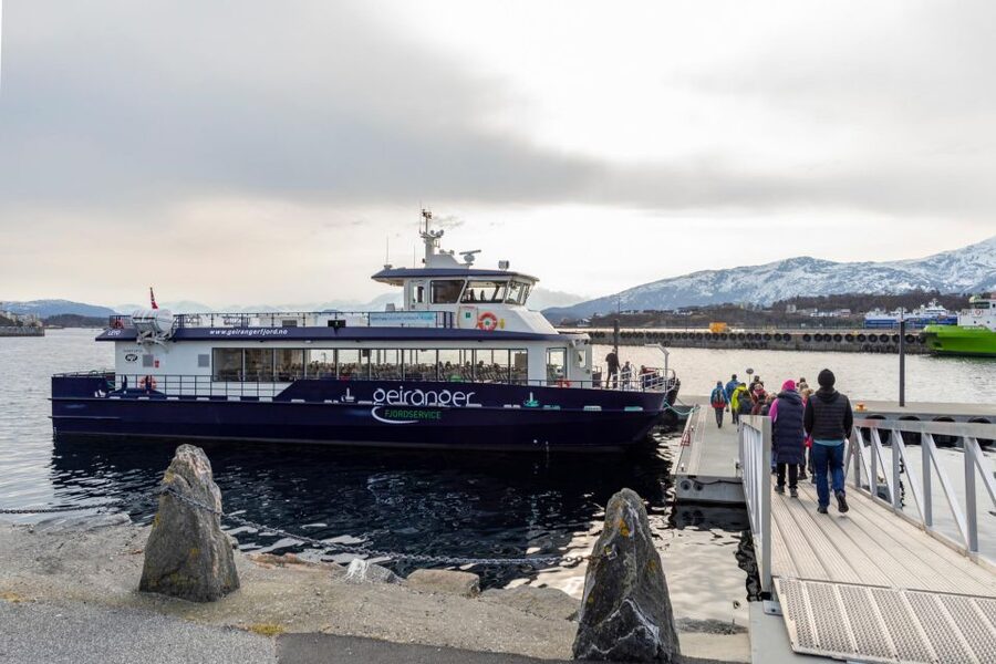 From Ålesund: Winter Fjord Cruise to Geirangerfjord - The final 45 minutes in Geirangerfjord