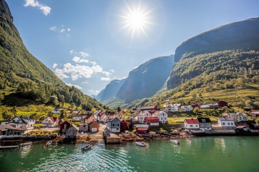 From Bergen: Flam Full-Day Cruise to Sognefjord - Arriving in Flåm and finding your own pace