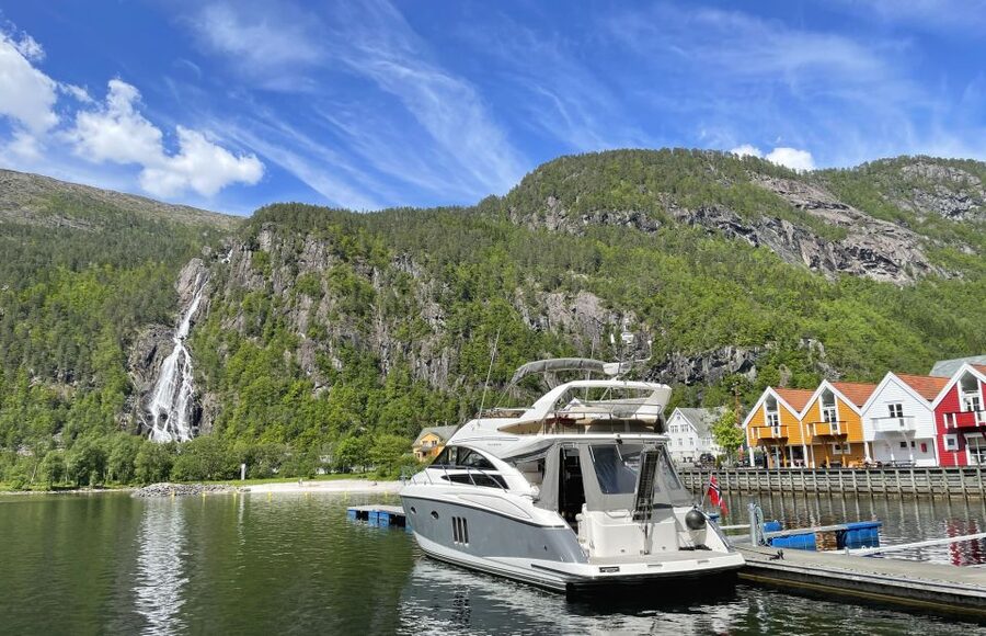 From Bergen: Modalen Private Fjord Cruise with Waterfalls - The waterfall stop in Modalen