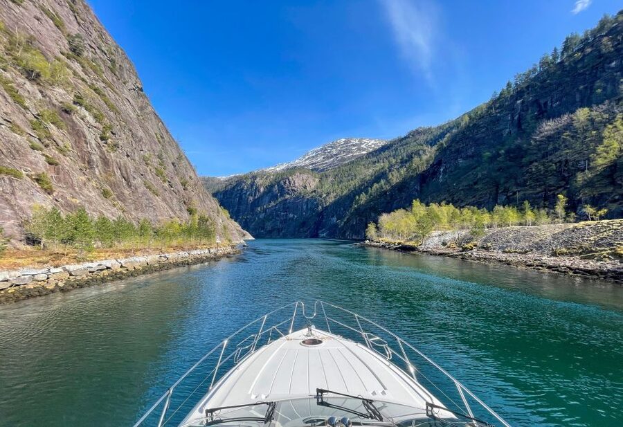 From Bergen: Modalen Private Fjord Cruise with Waterfalls - The 90-meter waterfall and the ride back