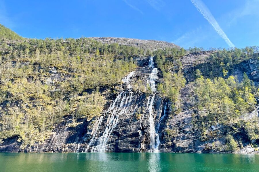 From Bergen: Modalen Private Fjord Cruise with Waterfalls - Who should book this private cruise?