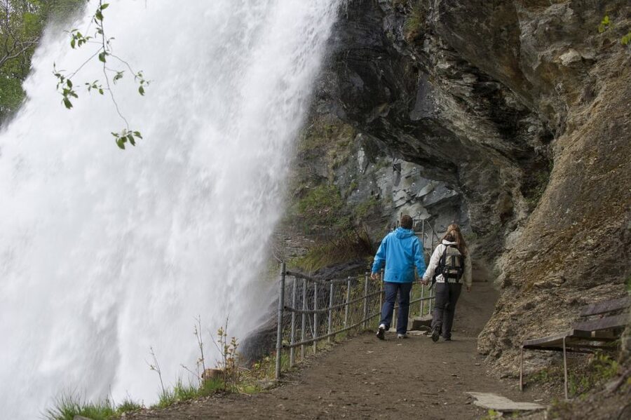 From Bergen: Private Trip to Hardangerfjord - A Full Day Beyond Bergen