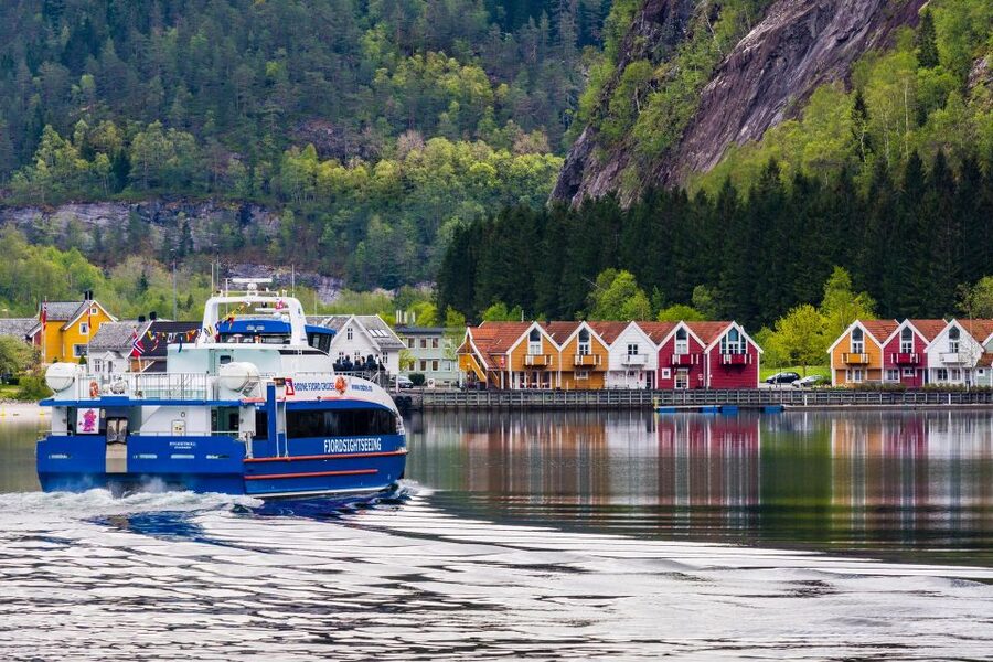 From Bergen: The Original Fjord Cruise to Mostraumen - Leaving Bergen beside Bryggen