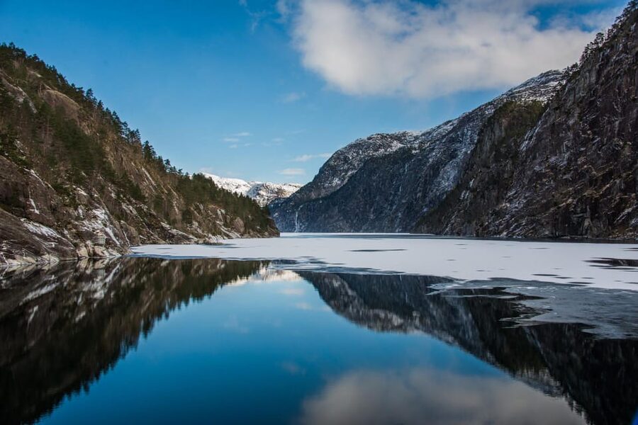 From Bergen: The Original Fjord Cruise to Mostraumen - Winter ice and the alternate route