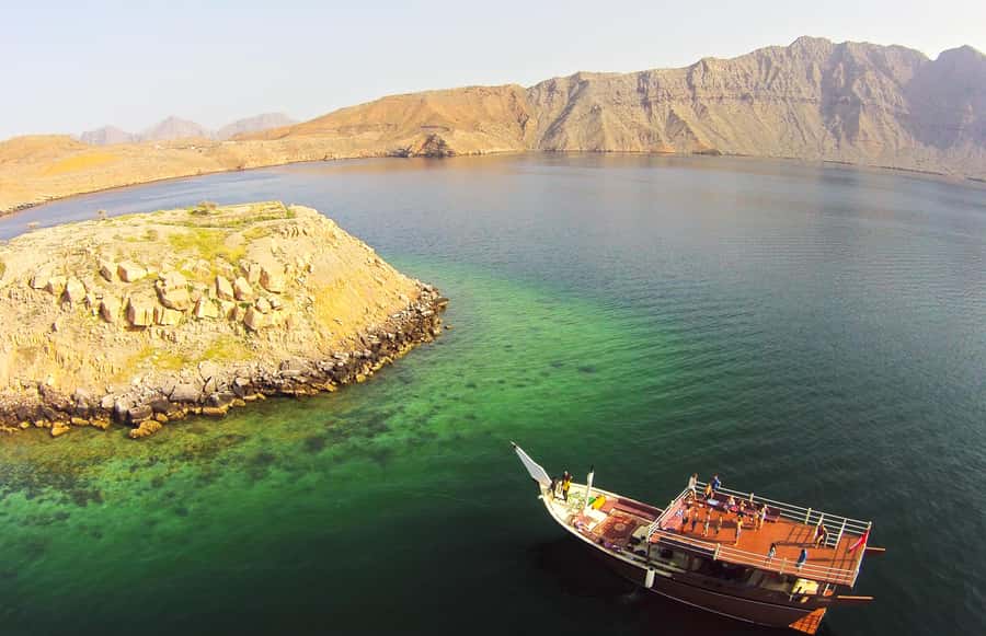 From Khasab: Fjords of Musandam Dhow Cruise & Buffet Lunch - Crew, language, and practical comfort