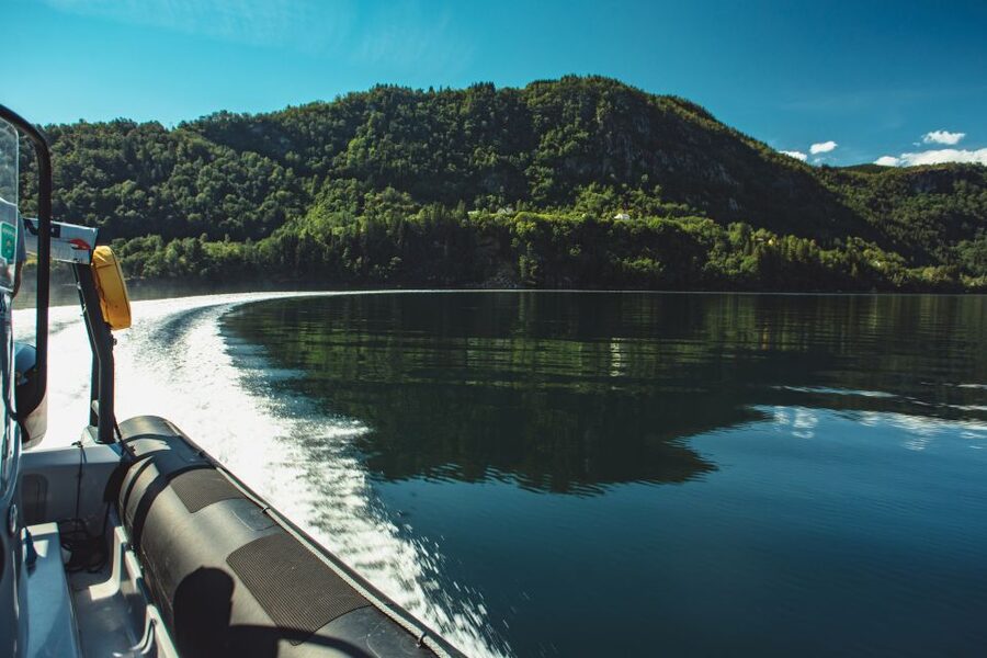 From Norheimsund: Hardangerfjord & Fyksesund RIB Fjord Tour - Leaving Norheimsund in an Open RIB