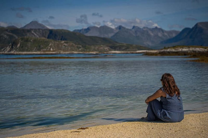 From Tromsø: Arctic Roadtrip: fjords tour with scenic picnic - Sommarøy and the beach picnic