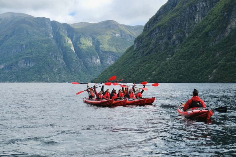 Geiranger: Beginner-Friendly Fjord Kayaking - Starting beside the red kayak in Geiranger