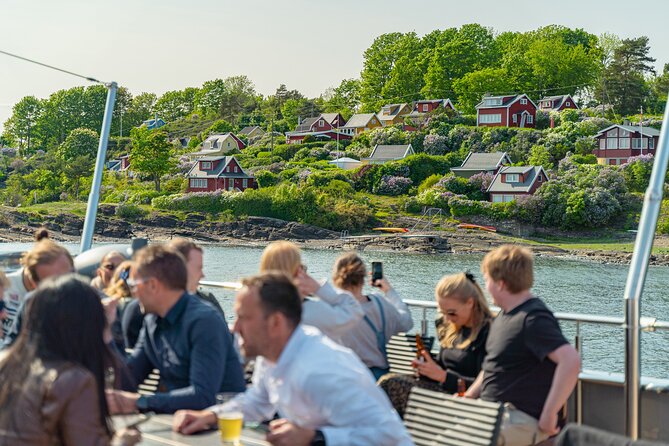 Guided Sightseeing Cruise on Oslofjord by Premium Silent Boat - Lighthouses, bathing houses, and Oslo’s outdoor habits