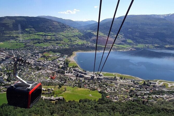 Guided tour - Hardangerfjord, Voss Gondola & 3 Great Waterfalls - Walking behind Steinsdalsfossen