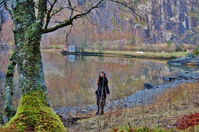 GUIDED TOUR: Secrets of the Fjords - the Osterfjord and Mo, 6.5 hours - Hesjedalsfossen, an offbeat waterfall