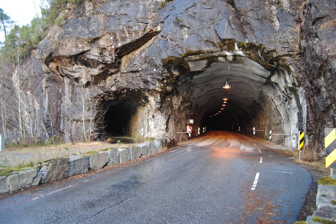GUIDED TOUR: Secrets of the Fjords - the Osterfjord and Mo, 6.5 hours - Mostraumen and the final fjord views