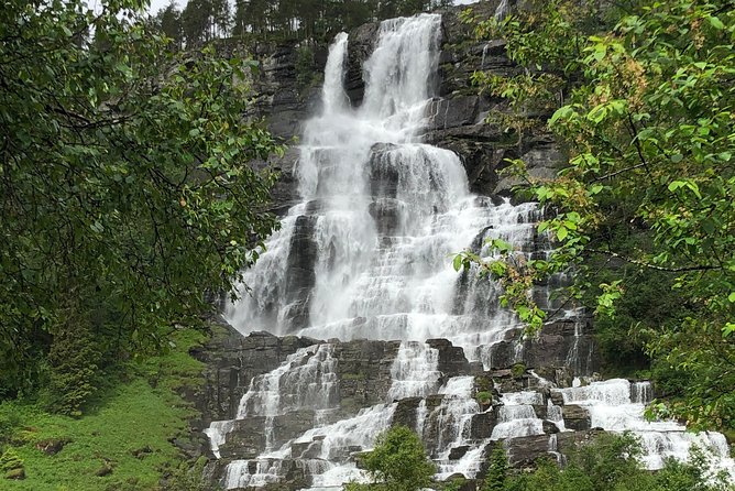 Guided Tour To Nærøyfjorden, Flåm And Stegastein - Viewpoint Cruise - Why this Bergen fjord tour packs in so much