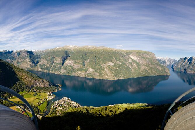 Guided Tour To Nærøyfjorden, Flåm And Stegastein - Viewpoint Cruise - The long return to Bergen