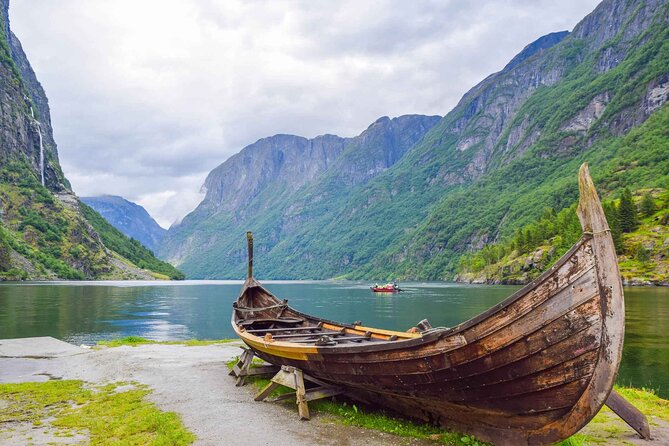 Guided tour to Viking Village, Nærøyfjorden Cruise & Flåm Railway - The 8:00 or 9:00 start at Strandkaien