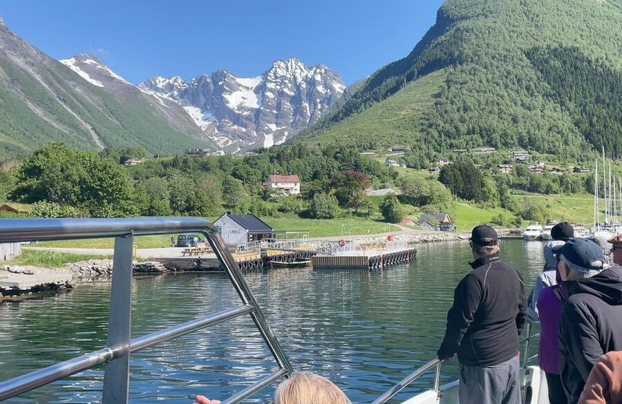 Hjørundfjord Fjord Cruise roundtrip from Ålesund - An hour in Øye, with Hotel Union Øye as the landmark