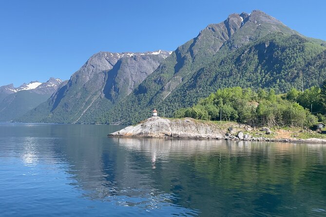 Hjørundfjord Fjord Tour Roundtrip from Ålesund - Thirty minutes beneath the mountains in Øye